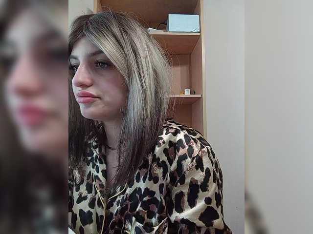 Sonyagasay live cam on BongaCams