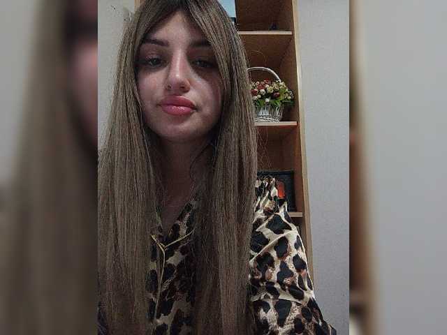 Sonyagasay live cam on BongaCams