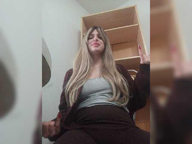 Sonyagasay live cam on BongaCams