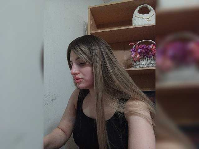 Sonyagasay live cam on BongaCams