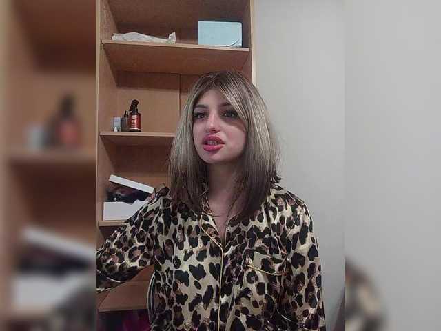 Sonyagasay live cam on BongaCams