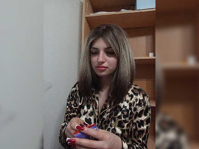Sonyagasay live cam on BongaCams