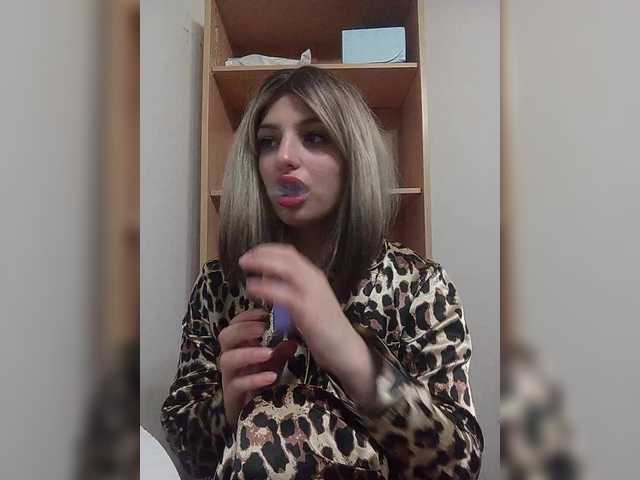 Sonyagasay live cam on BongaCams