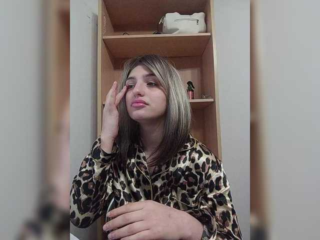 Sonyagasay live cam on BongaCams