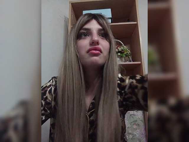Sonyagasay live cam on BongaCams
