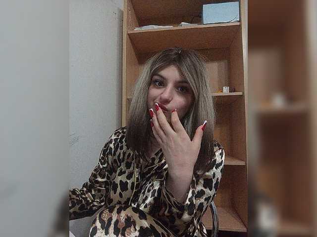 Sonyagasay live cam on BongaCams