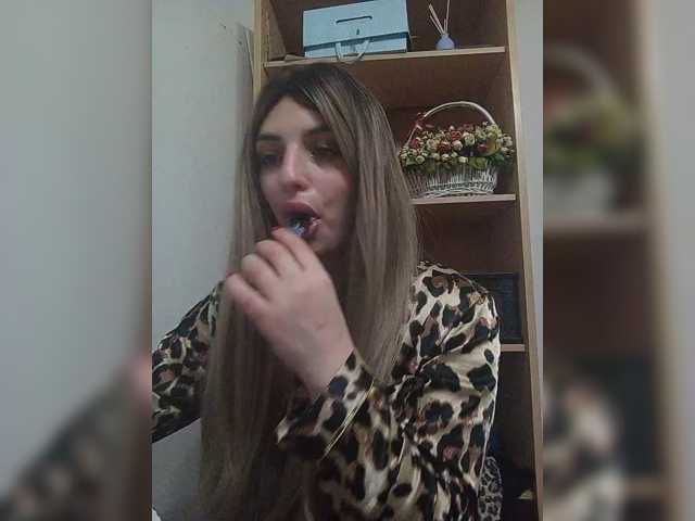 Sonyagasay live cam on BongaCams