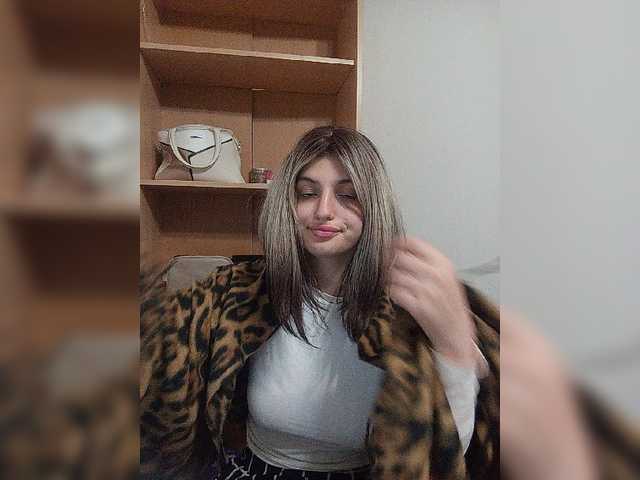Sonyagasay live cam on BongaCams