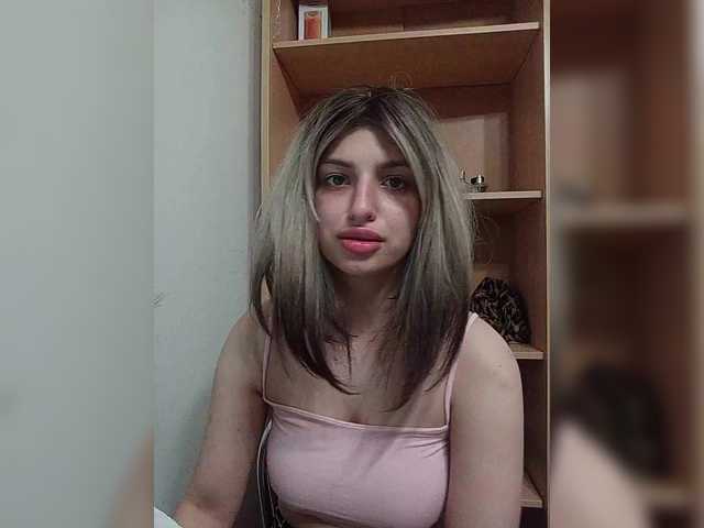 Sonyagasay live cam on BongaCams