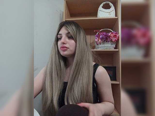 Sonyagasay live cam on BongaCams
