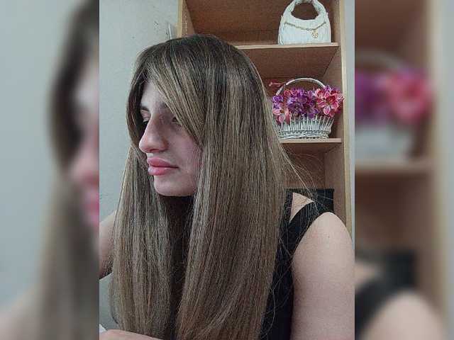 Sonyagasay live cam on BongaCams