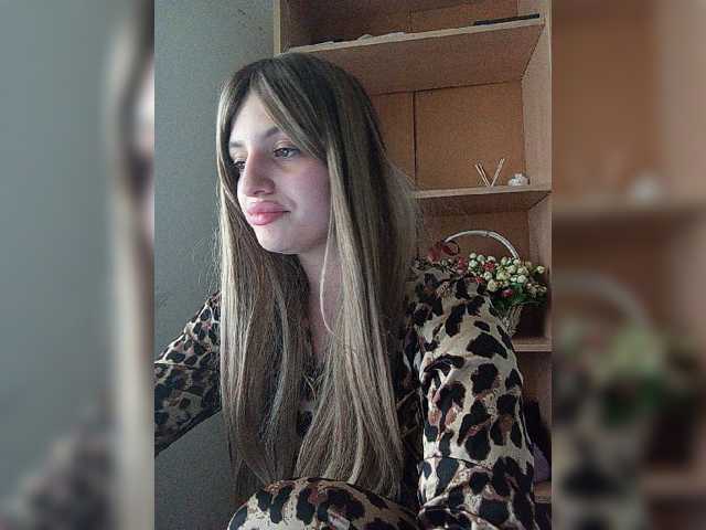 Sonyagasay live cam on BongaCams
