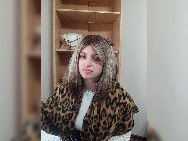 Sonyagasay live cam on BongaCams
