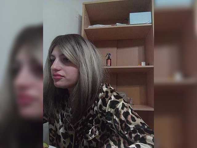 Sonyagasay live cam on BongaCams