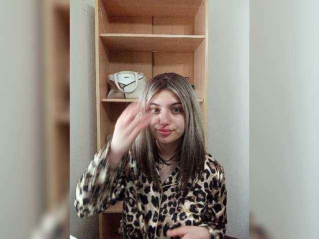 Sonyagasay live cam on BongaCams