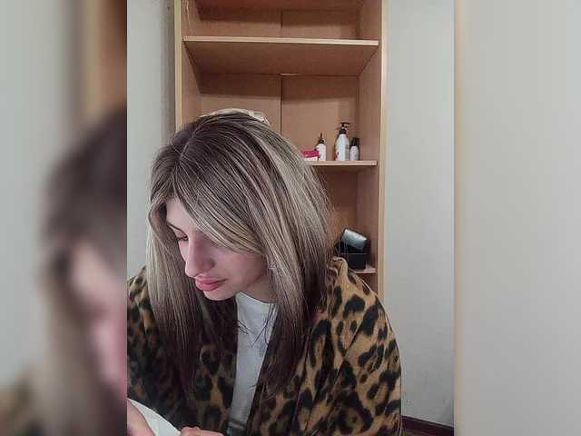 Sonyagasay live cam on BongaCams