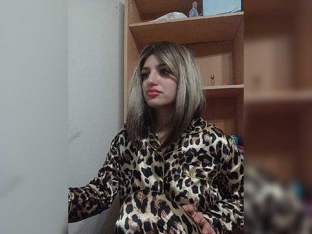Sonyagasay live cam on BongaCams
