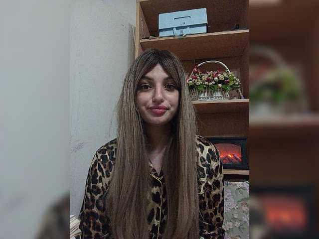 Sonyagasay live cam on BongaCams