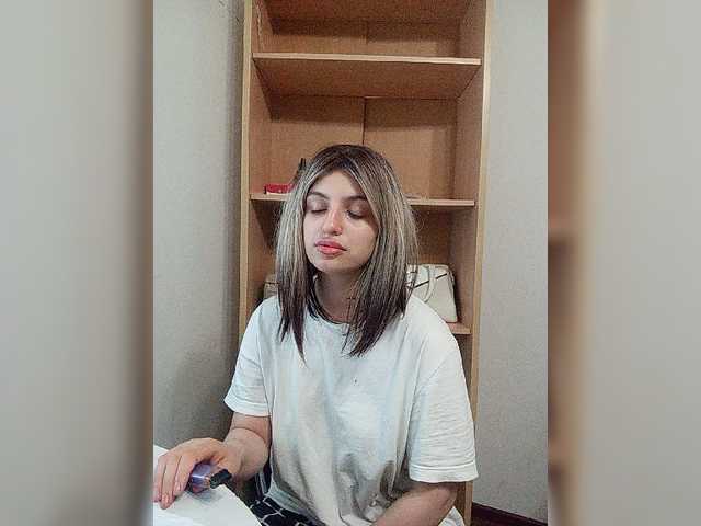 Sonyagasay live cam on BongaCams