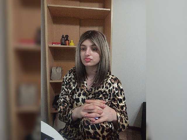Sonyagasay live cam on BongaCams