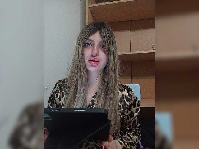 Sonyagasay live cam on BongaCams
