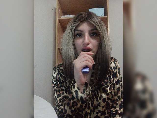 Sonyagasay live cam on BongaCams
