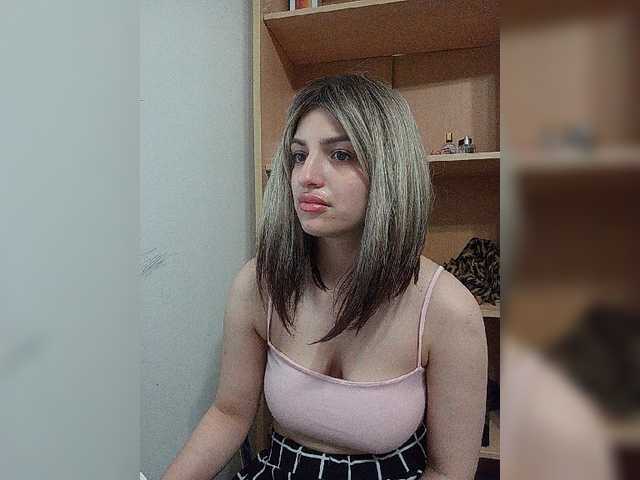 Sonyagasay live cam on BongaCams