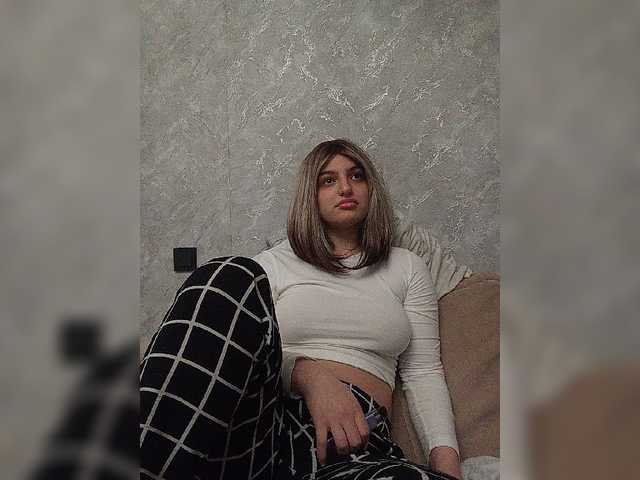 Sonyagasay live cam on BongaCams
