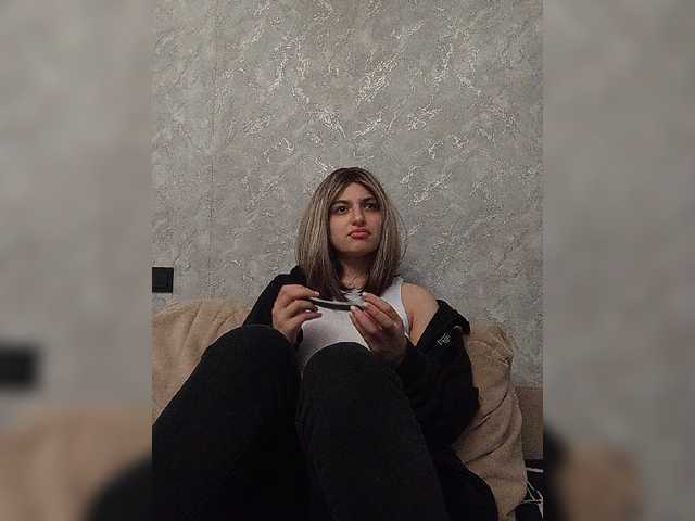 Sonyagasay live cam on BongaCams