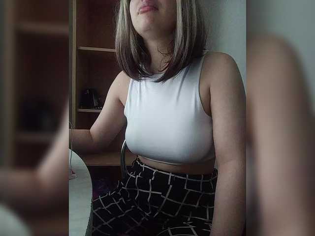 Sonyagasay live cam on BongaCams