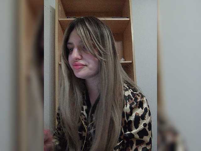 Sonyagasay live cam on BongaCams