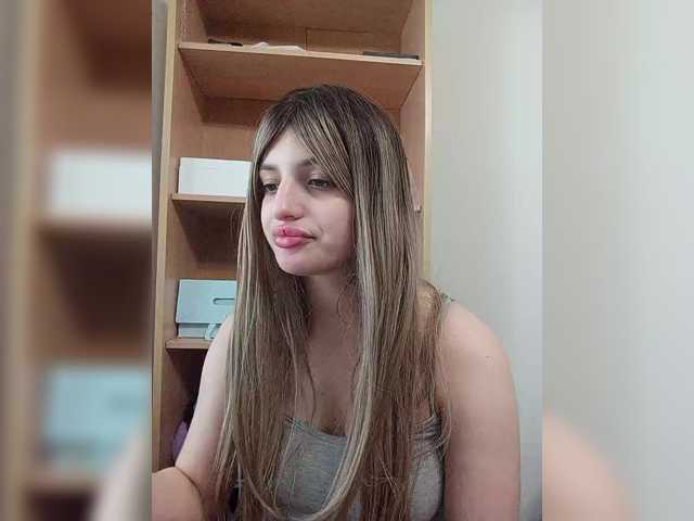Sonyagasay live cam on BongaCams