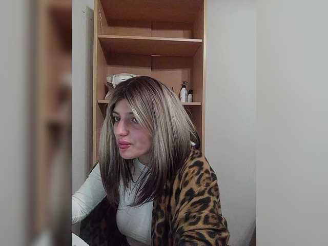 Sonyagasay live cam on BongaCams
