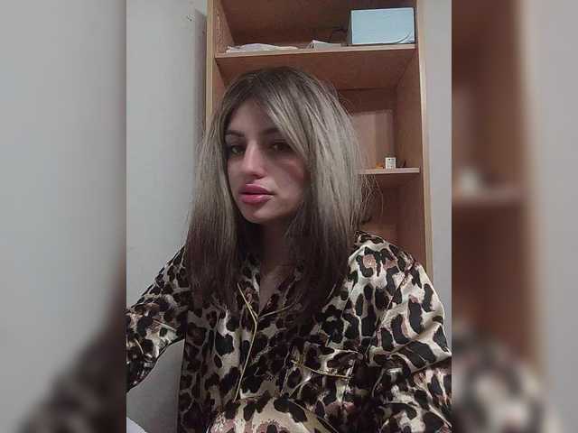 Sonyagasay live cam on BongaCams