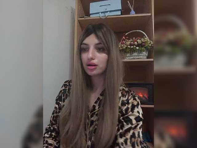Sonyagasay live cam on BongaCams