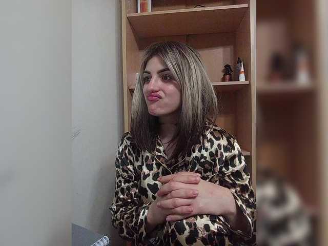 Sonyagasay live cam on BongaCams