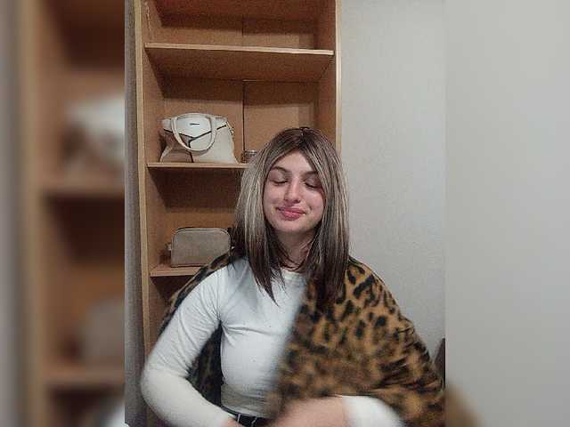 Sonyagasay live cam on BongaCams