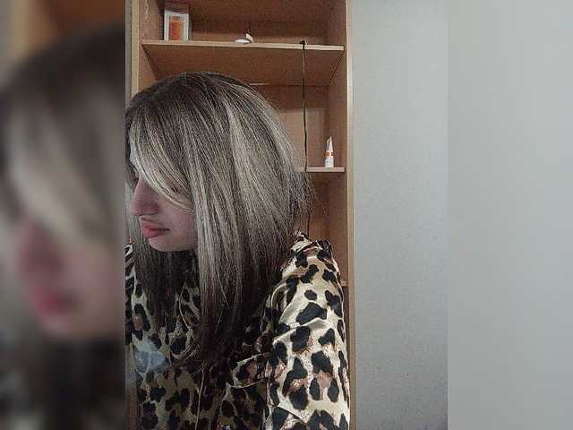 Sonyagasay live cam on BongaCams