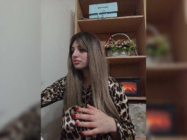 Sonyagasay live cam on BongaCams