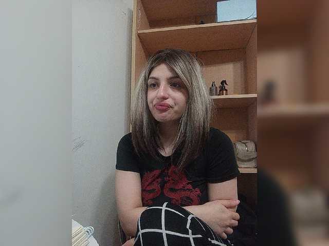 Sonyagasay live cam on BongaCams