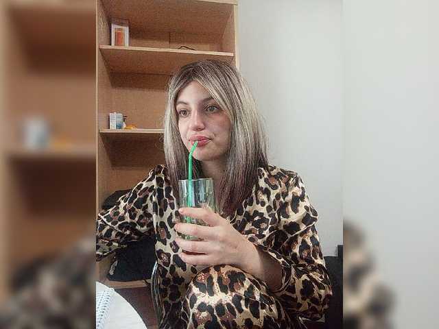 Sonyagasay live cam on BongaCams
