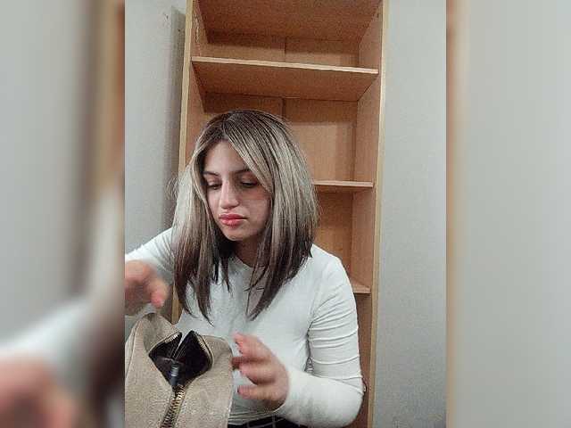 Sonyagasay live cam on BongaCams