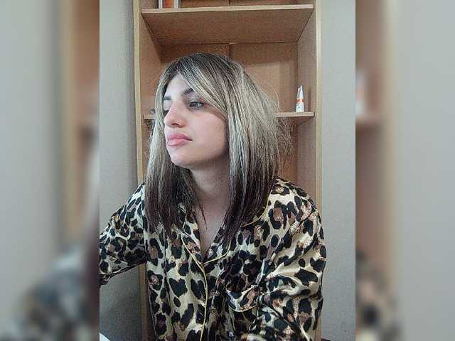 Sonyagasay live cam on BongaCams