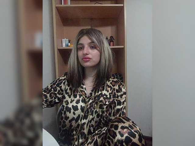 Sonyagasay live cam on BongaCams