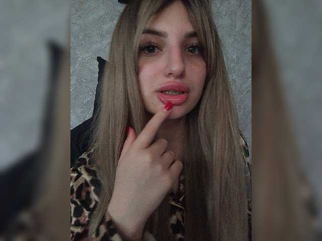 Sonyagasay live cam on BongaCams