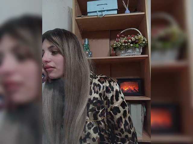 Sonyagasay live cam on BongaCams