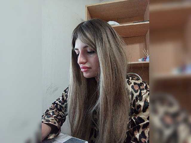 Sonyagasay live cam on BongaCams