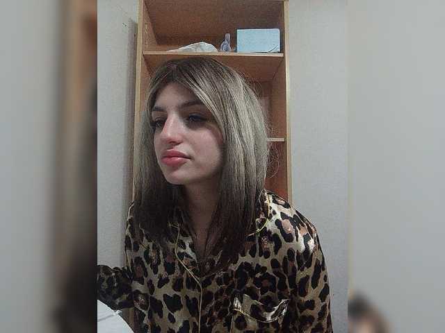 Sonyagasay live cam on BongaCams