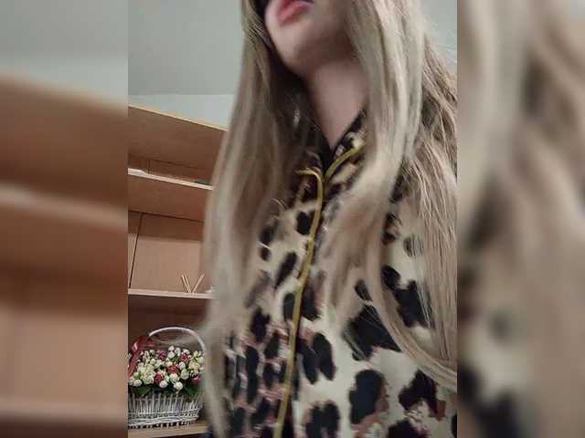 Sonyagasay live cam on BongaCams