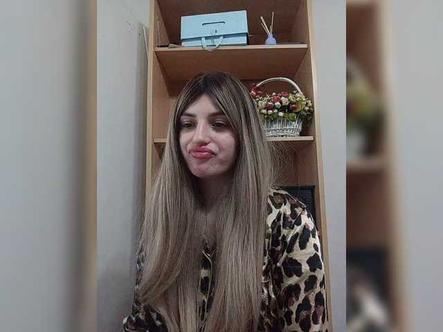 Sonyagasay live cam on BongaCams